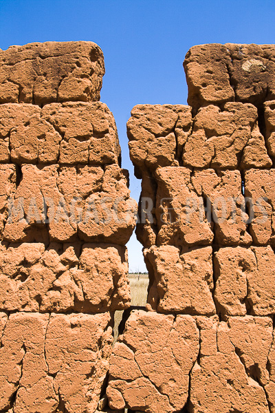 Tamboo, adobe wall