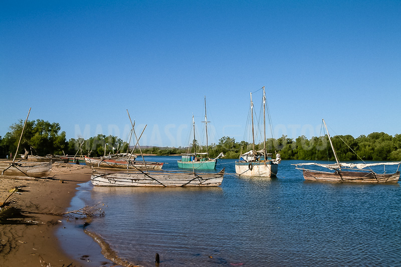 Dhows and dugout canoes in Analalava, Madagascar